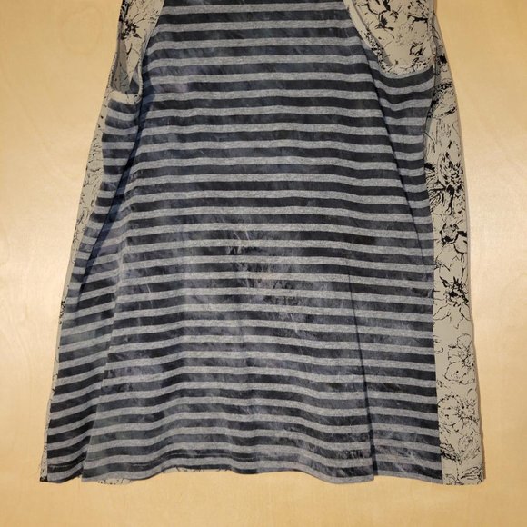 Kut from the Kloth Sage Green Gray Floral Stripe Razorback Tank Top Women Sz M - Picture 9 of 9